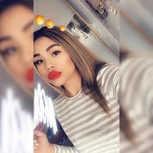 Meet your Posher, Crystal